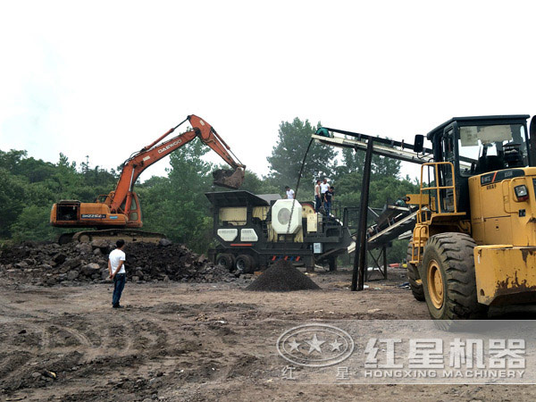 轉(zhuǎn)場靈活，移動自由的矸石移動破碎機(jī)